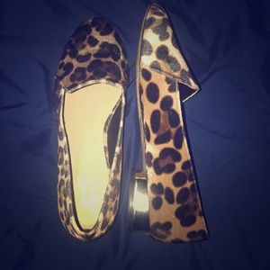 Leopard print Loafers with gold heel